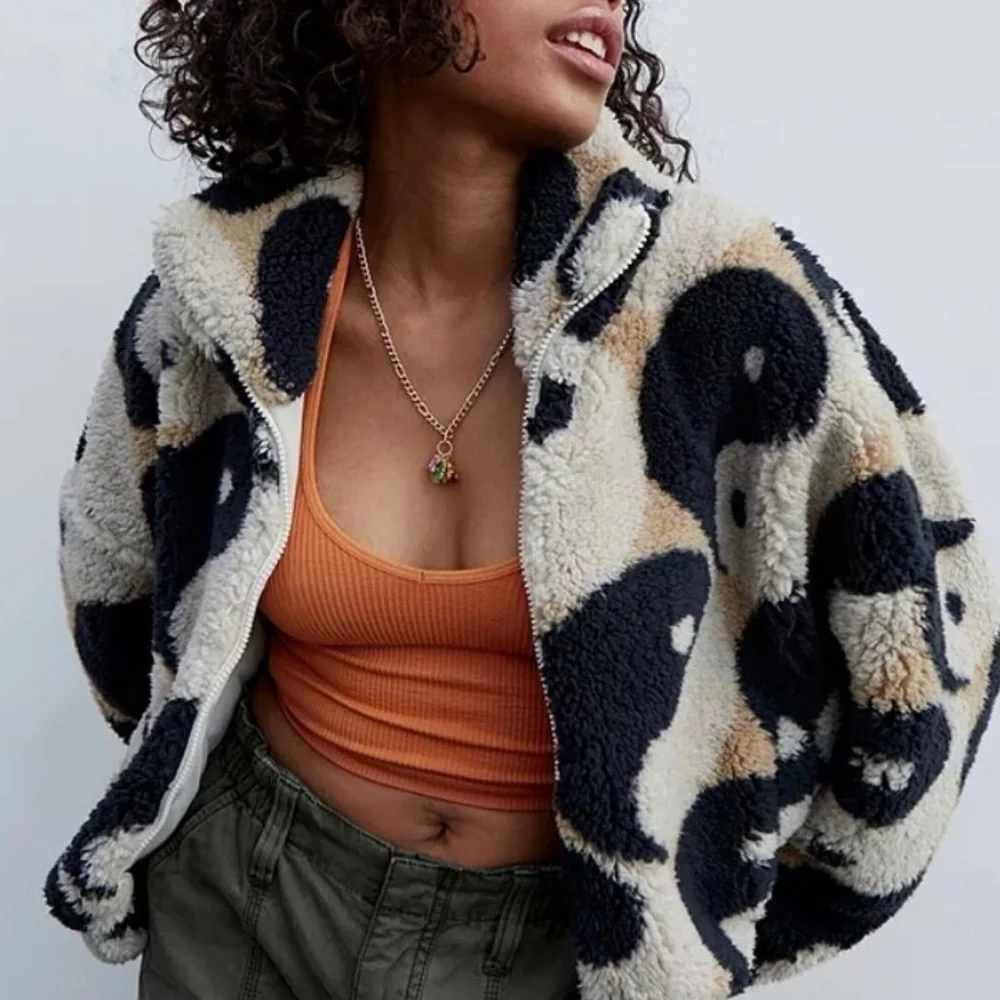 Urban Outfitters Olivia Print Sherpa Jacket Yin Yang Fleece Black Ivory S - Picture 2 of 7